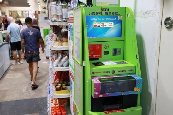 スーパー大手シェンション・グループは、現金自動預払機の電子決済システム「ペイナウ」現金引き出しサービスを一時停止していた(PHOTO: SHIN MIN DAILY NEWS) 