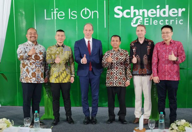 シュナイダー・エレクトリックは６月24日、インドネシア西ジャワ州ブカシ県チカランでスマート工場の開所式を実施した（産業省提供）