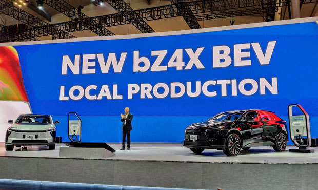 トヨタはＥＶ「ｂＺ４Ｘ」の現地生産計画を発表。12月の生産開始を目指す＝23日、バンテン州（ＮＮＡ撮影）