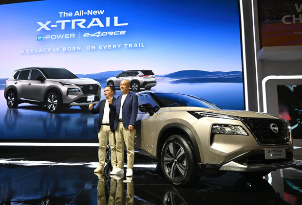 事前予約の受け付けを開始した中型ＳＵＶ「エクストレイル　ｅ―ＰＯＷＥＲ（ｅパワー）」＝23日、バンテン州（ＮＮＡ撮影）