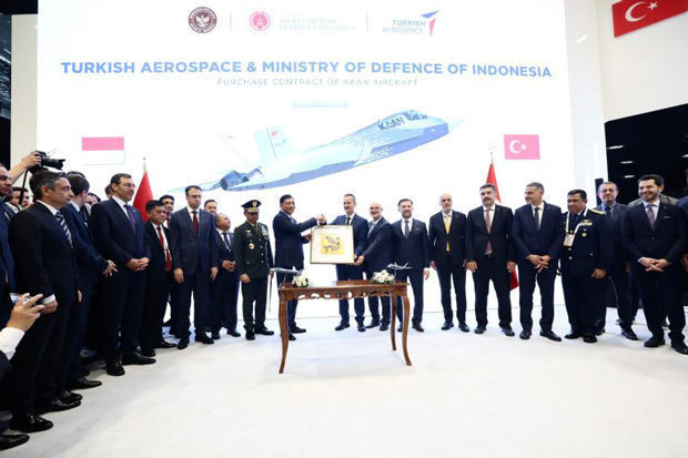 インドネシア国防省は、トルコ製の戦闘機「カーン」48機の調達契約を締結した（同省提供）