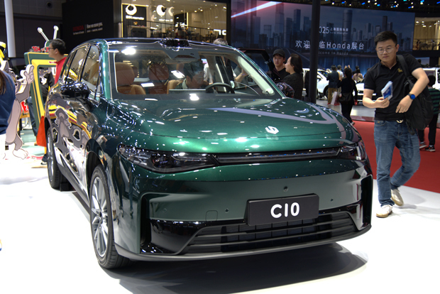 零ホウ汽車のスポーツタイプ多目的車（ＳＵＶ）「Ｃ10」