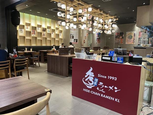 「お試し出店サービス」を利用して出店した「秀ちゃんラーメンＫＬ」＝８日、クアラルンプール（ＮＮＡ撮影）