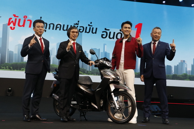 タイ・ホンダが発売する新型「ホンダ・ウェーブ125」＝８日、首都バンコク（ＮＮＡ撮影）