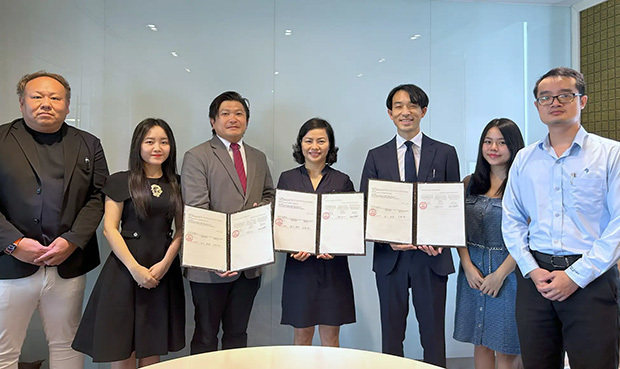 広沢自動車学校と羽生モータースクールはチャムアイングループと協定を結んだ（広沢自動車学校と羽生モータースクール提供）