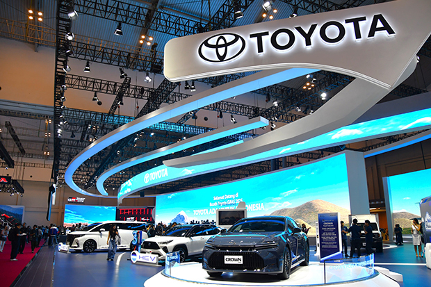 「ガイキンド・インドネシア国際オートショー（ＧＩＩＡＳ）2025」のトヨタの展示ブース＝７月、バンテン州（ＮＮＡ撮影）