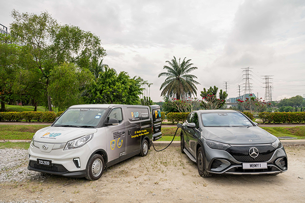 メルセデス・ベンツ・マレーシアはＰ．ＵＰナザマックス・マレーシアと提携し、メルセデスのＥＶ「ＥＱ」所有者専用のサブスクリプション「ＭＢプラチナム５プラン」を開始した（ＰＲ会社提供）