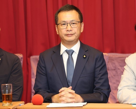 国民党の羅智強立法委員＝26日（中央通信社）