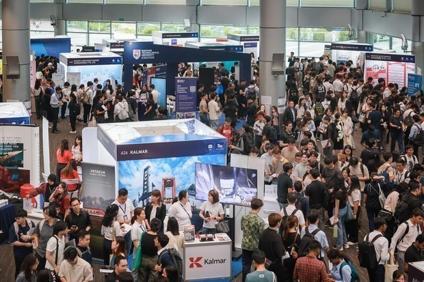 南洋理工大学が開催中の就職フェアの様子（ST PHOTO: GAVIN FOO）