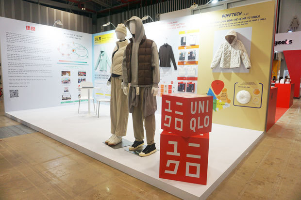 展示会に出展したユニクロのブース＝４日、ホーチミン市
