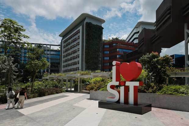 シンガポール工科大学は北東部プンゴールの新キャンパスへの移転を終え、16日に正式開校する（ST PHOTO: GAVIN FOO）