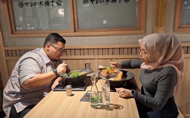 「サーモンヌードル3.0ハラルラベル」は８月以降、毎月のように新店舗を出店している＝10月、インドネシア・ジャカルタ（ＮＮＡ撮影）