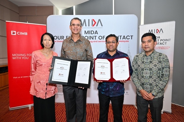 マレーシア投資開発庁（ＭＩＤＡ）とＣＩＭＢバンクは、投資促進を目的とした戦略的パートナーシップに関する覚書を締結した（投資開発庁提供）