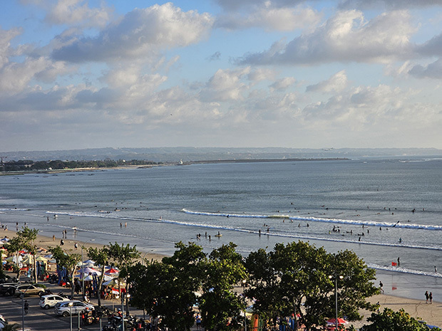 バリ島のビーチの様子＝９月４日、インドネシア・バリ（ＮＮＡ撮影）