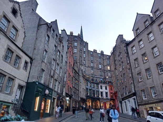 英スコットランドの首都エディンバラで、台湾人留学生がバス内で少年らに暴行された＝市中心部（中央通訊社）