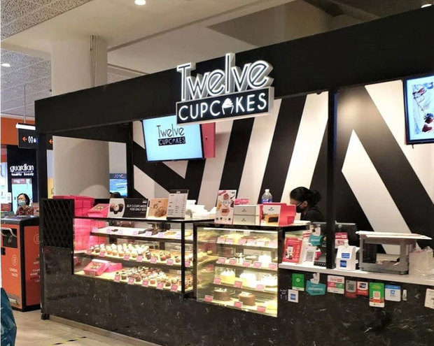 飲食業・関連業界労働組合は、トゥエルブ・カップケーキズが従業員を不当に解雇したとして批判している（PHOTO: BT FILE）