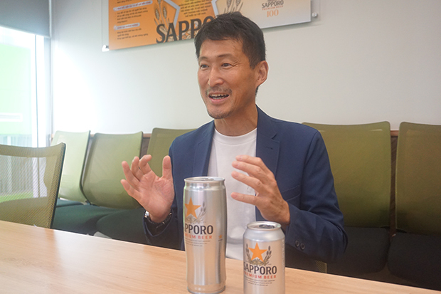 質問に答える臼井社長＝10月29日、ホーチミン