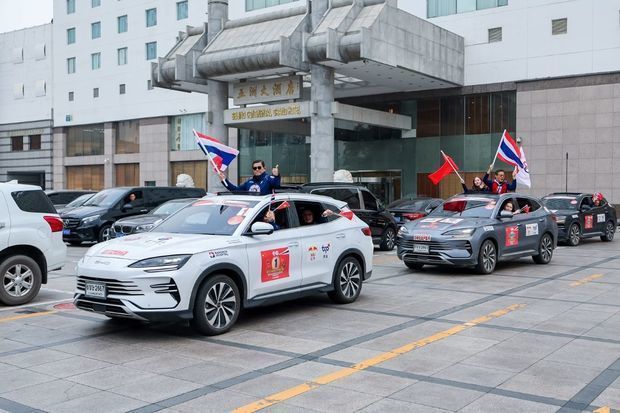 バンコクを出発して北京まで走行したＢＹＤのタイ製ＰＨＶ「シーライオン６ ＤＭ―ｉ」（レバー・オートモーティブ提供）