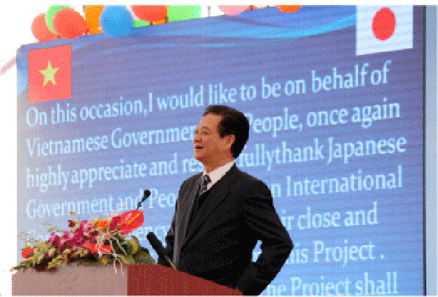 首相時代のグエン・タン・ズン氏＝14年、ハイフォン市