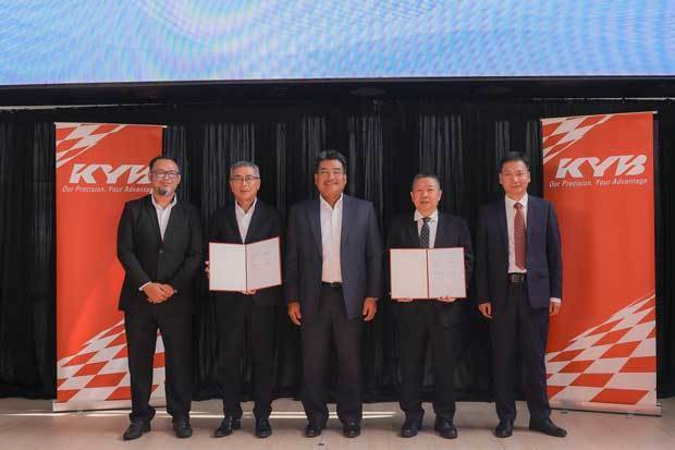 ＫＹＢ―ＵＭＷは湖北恒隆汽車系統集団と戦略的協力覚書を結んだ（中国汽車系統提供）