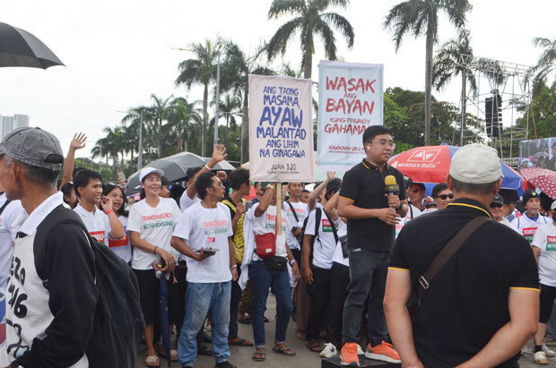 有力キリスト教系団体イグレシア・ニ・クリスト（ＩＮＣ）による政府への抗議集会＝17日、マニラ市（ＮＮＡ撮影）