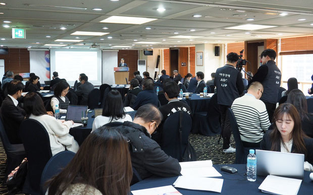 ＡｊｕメディアグループとＮＮＡが19日、ソウル市で日韓経済ブロック構築の実現性についてセミナーを開催した（ＮＮＡ撮影）