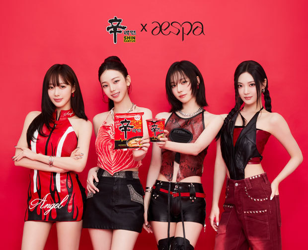 農心は即席麺「辛ラーメン」のグローバルアンバサダーに女性音楽グループ「ａｅｓｐａ」を起用する（同社提供）