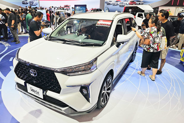 トヨタ「ヴェロズ」のＨＶモデル。インドネシアで生産するＨＶ第３弾となる＝21日、インドネシア・バンテン州（ＮＮＡ撮影）