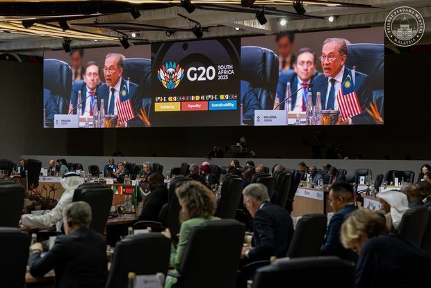 アンワル首相はＧ20首脳会議に出席した＝22日、ヨハネスブルク（アンワル氏の公式フェイスブックより）