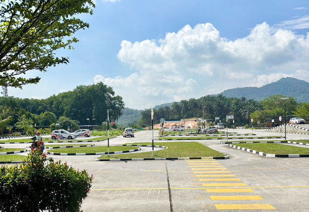 自動車学校の教習コース＝７月、ヌグリスンビラン州（ＮＮＡ撮影）