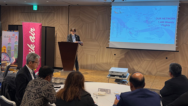 バティックエアのＫＬ―大阪直行便運航開始を前に開かれたセミナー＝11月28日、大阪市内（ＮＮＡ撮影）