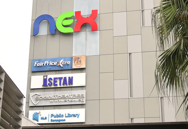 伊勢丹の店舗が入るセラングーンの商業施設「ＮＥＸ」＝10日、シンガポール北東部（ＮＮＡ撮影）