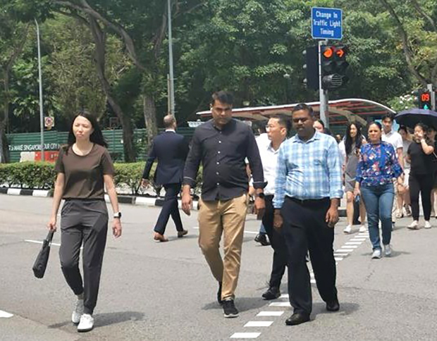 マンパワーグループが発表した2026年１～３月期の雇用見通しリポートで、シンガポールで事業展開する企業の採用意欲を示す純雇用予測指数は４年ぶりの低水準となった＝９日、シンガポール中心部（ＮＮＡ撮影）