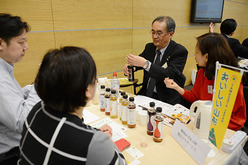 香港への日本食品の輸出促進を目指して行われた商談会＝29日、ＨＫＣＥＣ（ＮＮＡ撮影）