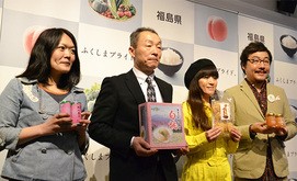 福島県農林水産部技監の佐藤氏（左から２番目）のほか、同県の生産者（右から２番目）らも登壇した＝３日、中環（ＮＮＡ撮影）
