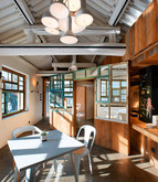 古民家を改修したレストラン「Ｃｈｉ」は、可動式の壁で変幻自在＝広松美佐江さん撮影