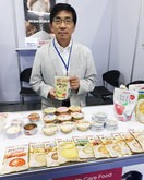 ホリカフーズが開発した介護食品の数々＝７月、バンコク（NNA撮影）
