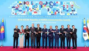 11月には、韓国と東南アジア諸国連合（ＡＳＥＡＮ）の首脳が一堂に会する「韓・ＡＳＥＡＮ特別首脳会議」も開催された（韓・ＡＳＥＡＮ特別首脳会議提供）
