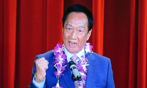 郭台銘氏は鴻海の株主総会で、「台湾経済のために、政治改革の舞台に立つ」と表明した＝６月、新北（ＮＮＡ撮影）
