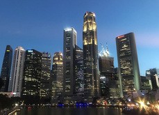 東南アジアでは日系企業によるＭ＆Ａ取引が活発だ＝シンガポール中心部（ＮＮＡ撮影）