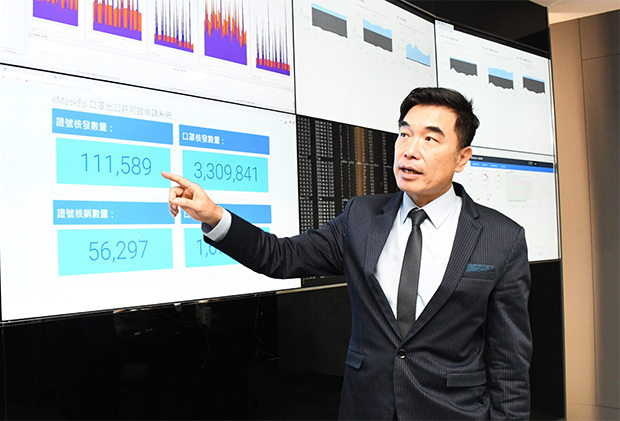 関貿網路の許建隆董事長は、マスク購入システム開発に当たりＯｔｏＯを一本化するのが最大の困難だったと説明する＝台北（同社提供）