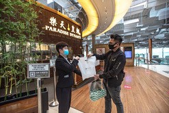チャンギ・エアポート・グループ（ＣＡＧ）は28日、料理宅配サービスの提供を本格始動すると発表した（同社提供）