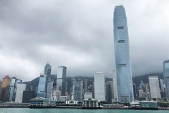 香港は４～６月期まで４四半期連続でマイナス成長を記録するなど、低迷が長期化している