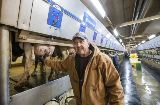 中国への乳製品輸出拡大を期待する米国の酪農業者＝2019年10月、米アイオワ州（新華社）