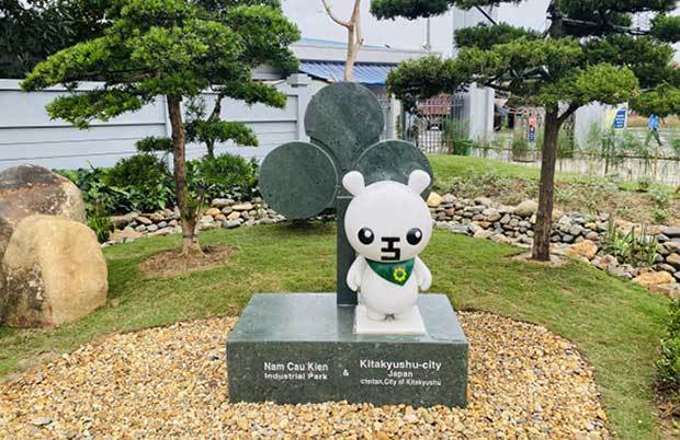 北九州市のゆるキャラ像 ハイフォンに出現 Nna Asia ベトナム 建設 不動産 北九州市のゆるキャラ像 ハイフォンに出現 Nna Asia ベトナム 建設 不動産