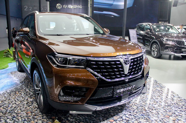 華晨中華の中型ＳＵＶ「Ｖ７」