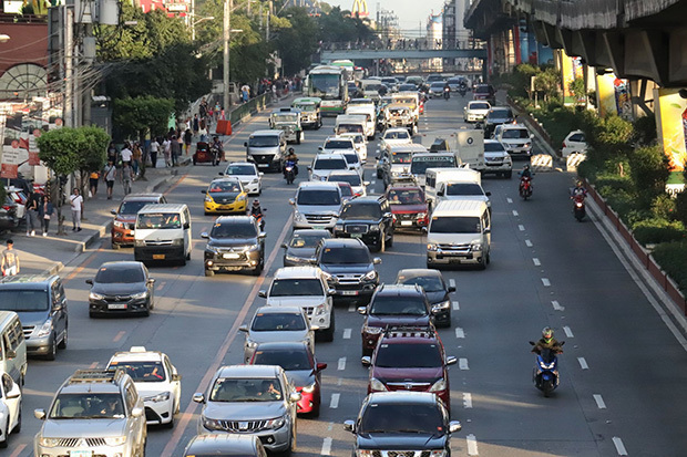 フィリピン貿易産業省は完成車への輸入制限措置を導入する方針を示している＝マニラ首都圏（ＮＮＡ撮影）