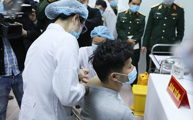 ベトナムは、新型コロナワクチンの接種と国内開発を進めている（ＶＮＡ＝ＮＮＡ）