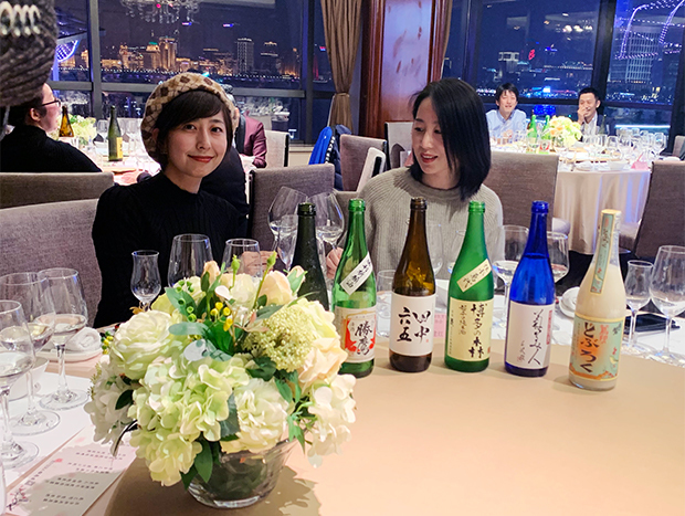福岡県主催で行われた日本酒と中華料理のペアリングイベント＝３月13日、上海市