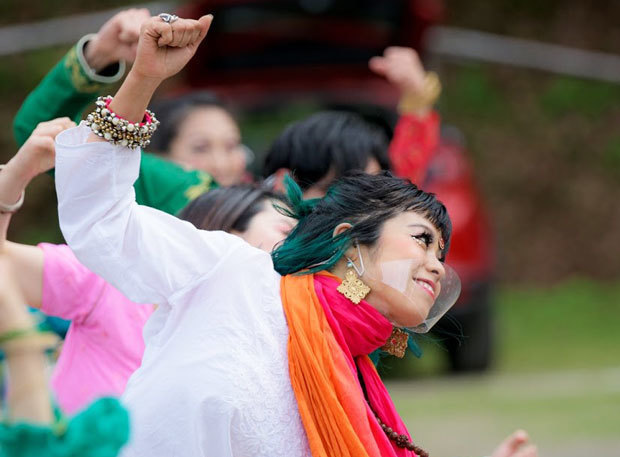 アジアで会う 関本恵子さん ボリウッドダンサー 第344回 一瞬でいいからボリウッドに出たい インド Nna Asia インド 社会 事件